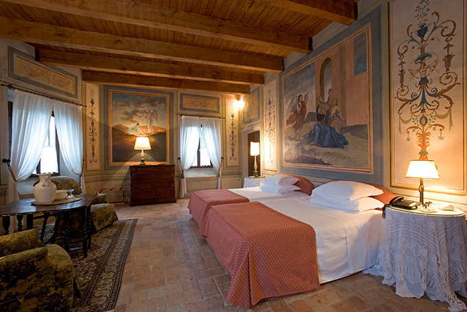 Palazzo Viviani — Castello Di Montegridolfo, Римини, Италия